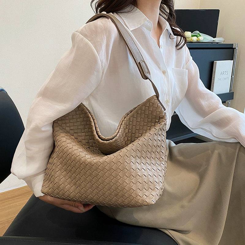 Shell Weave Hobo
