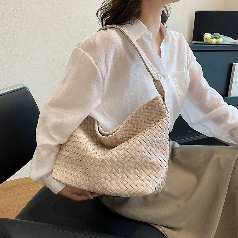 Shell Weave Hobo