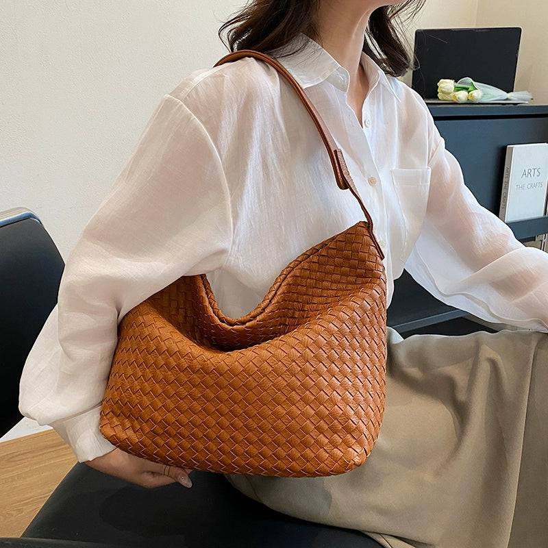 Shell Weave Hobo