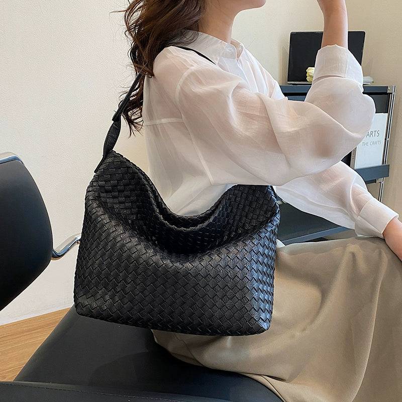 Shell Weave Hobo
