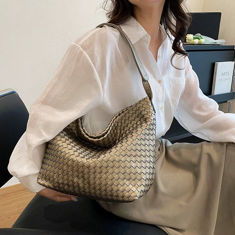 Shell Weave Hobo